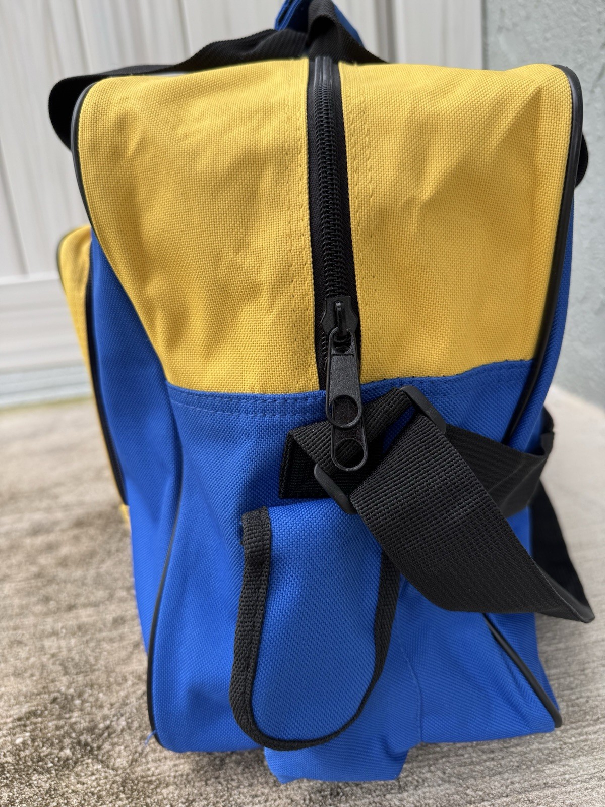 Wrangler Corral West Ranchwear Rodeo Colorblock Duffle Bag Blue Cowboy Western