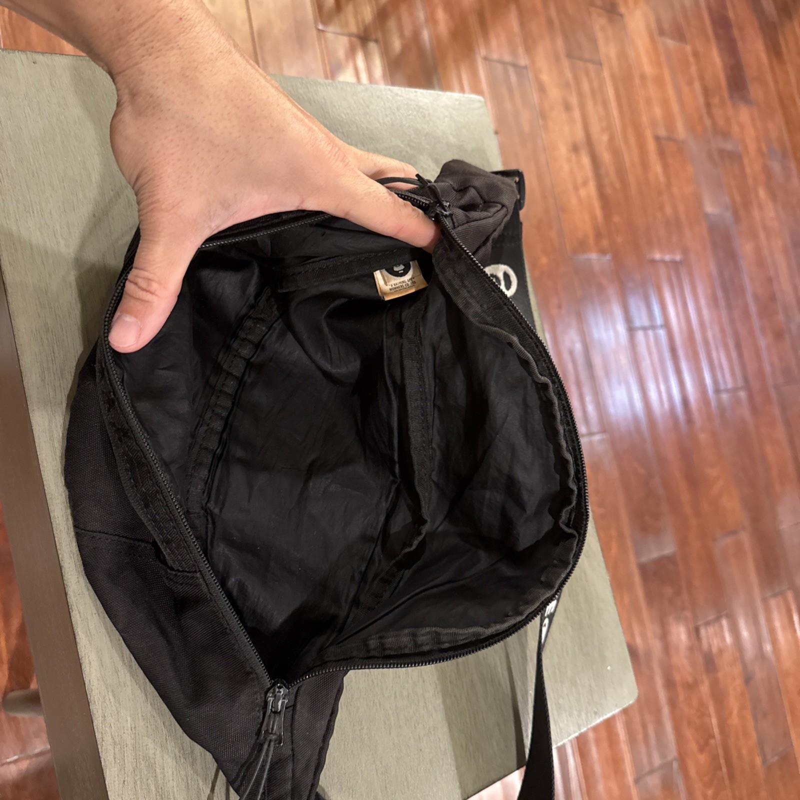 AAPE BY*A Bathing Ape BAPE Sling Bag Crossbody Fanny Black AUTHENTIC Banger Z10