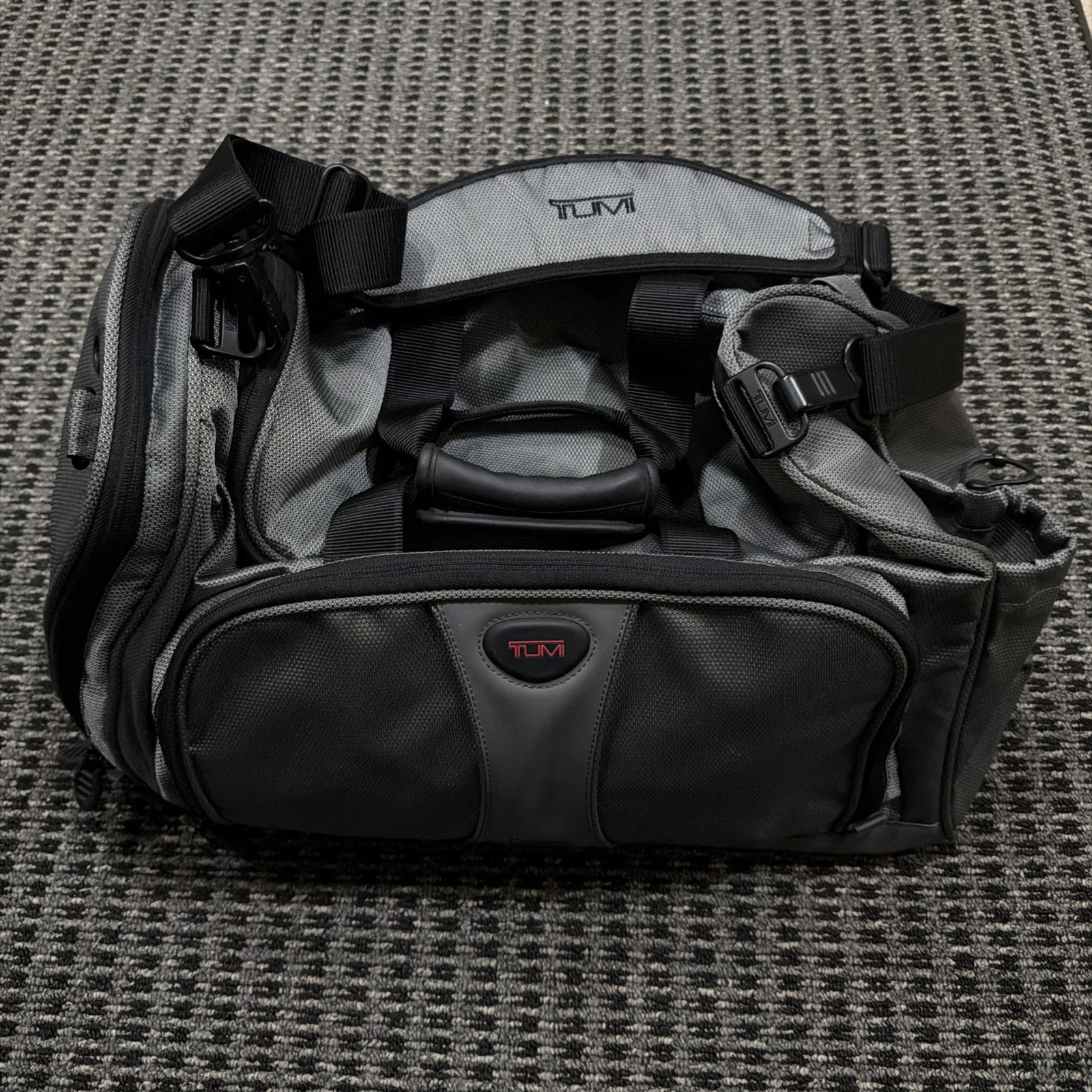TUMI Boston 2Way Ballistic Nylon Duffle Bag Carry On Gray 525PW Strap Travel