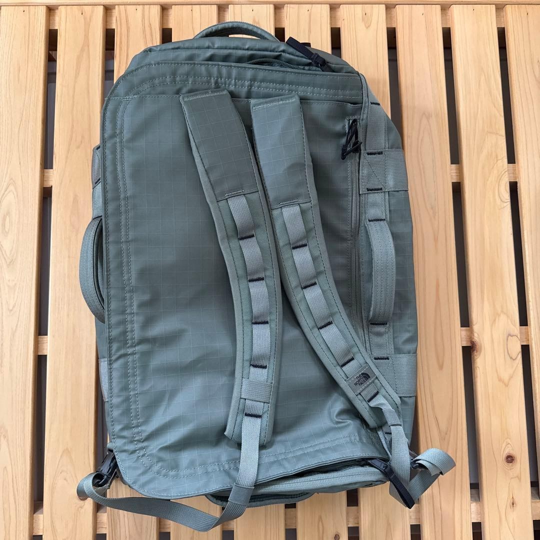 The North Face Base Camp Voyager Light 32L Green Backpack