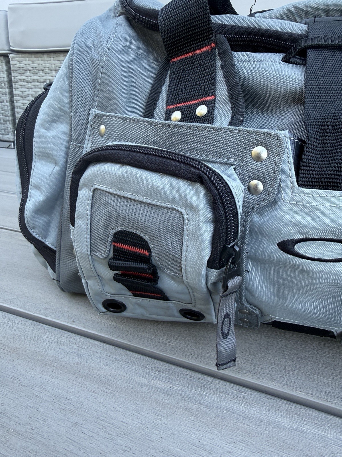 VINTAGE OAKLEY SOFTWARE UTILITY DUFFEL BAG