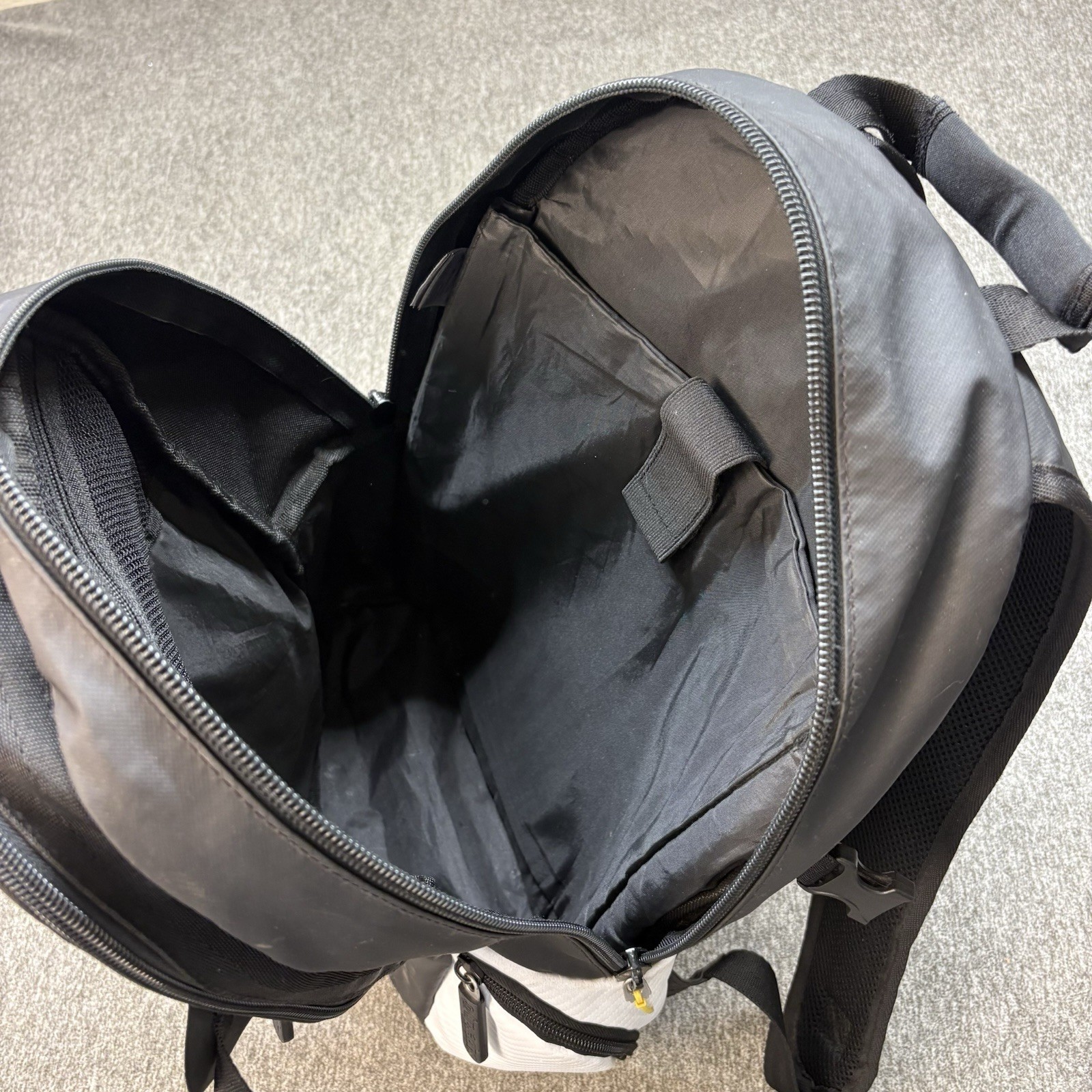 Superdry White Tarp Tech Backpack Travel Sport School Laptop Bag 21L Water Zip