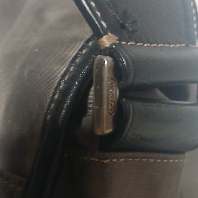 Coach Gray/Black Solid Messenger Bag, Adjustable Strap, Outer Pockets, Lined
