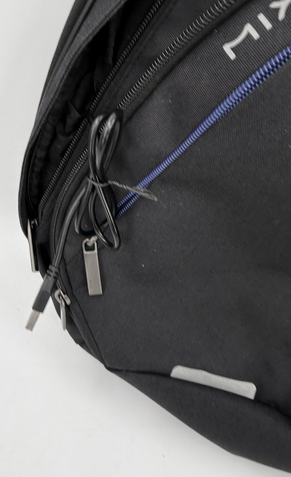 Mixi Sling Backpack with USB port Black Nylon 17 inches New Type M5225 USED 1x