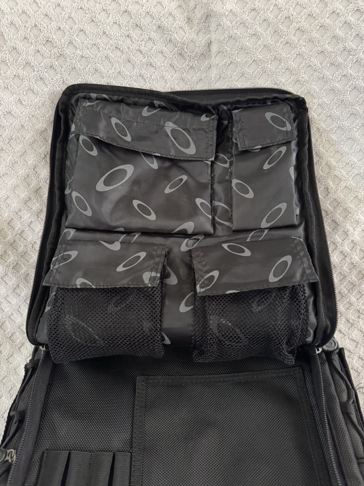 Oakley Tactical Field Gear Vertical Messenger Day Pack Laptop Bag Black Vintage