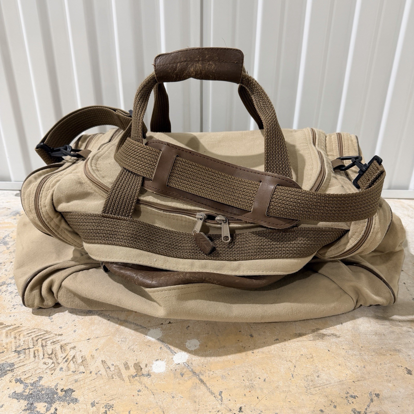 Vintage Ford Eddie Bauer Canvas & Leather Trim Duffle Bag 19 x 12 x 11