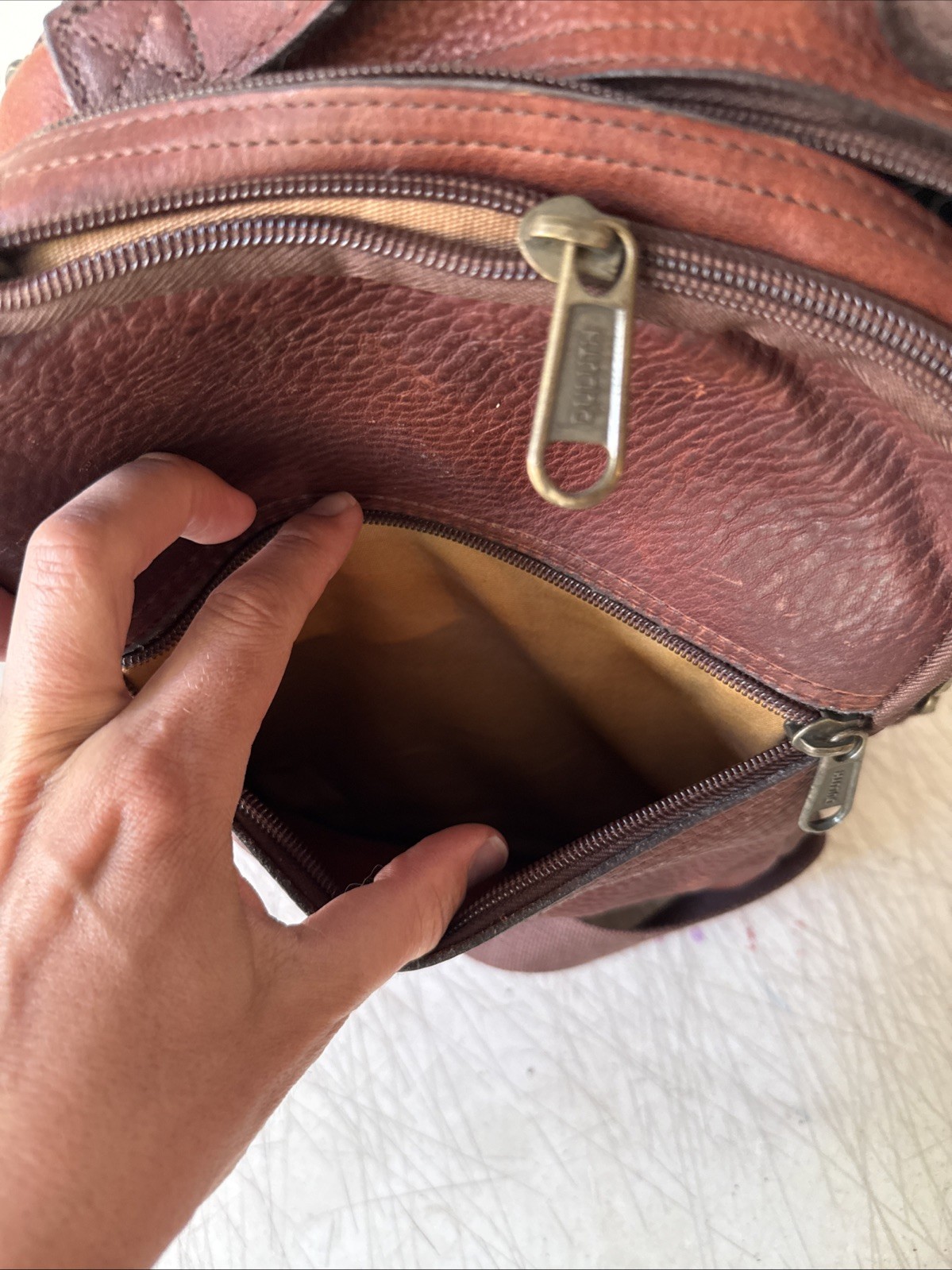 Duluth Trading Company Lifetime Leather Travel Bag Messenger Crossbody Brown