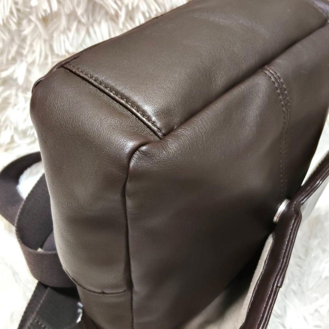 TUMI Leather Shoulder Bag Brown Messenger 28x24cm Fully Maintained