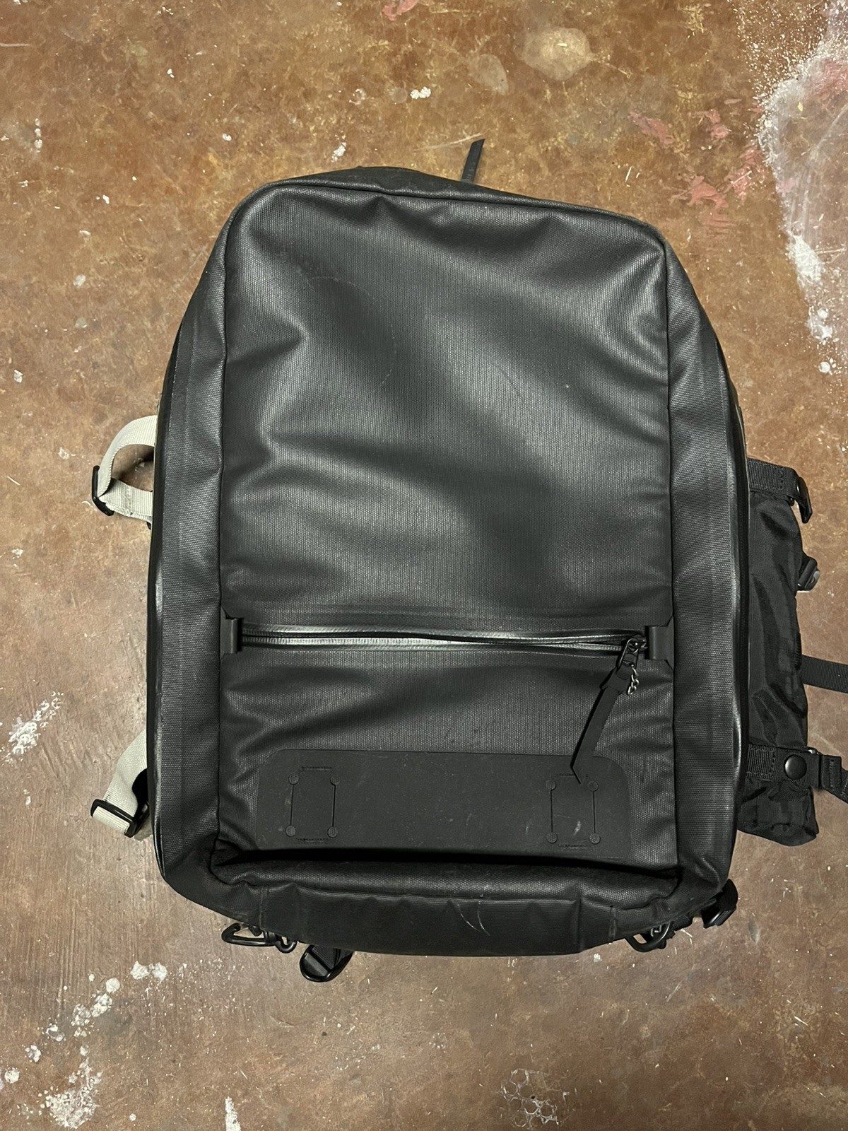 black Ember Citadel R2 Backpack with Bottle Holder