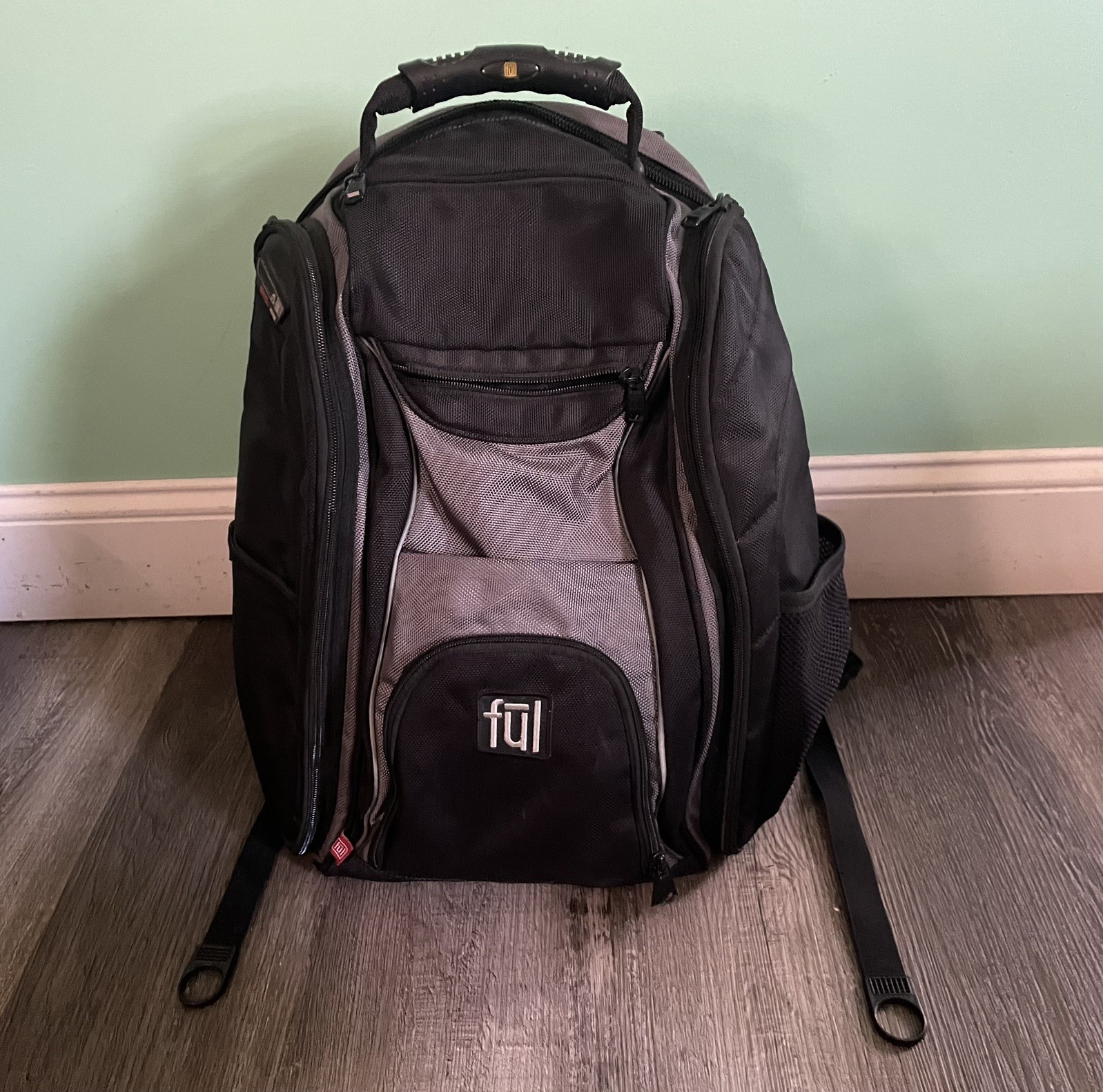FUL Back Pack Lap Top Audio Pocket Shoulder Straps Padded Back Handle Black