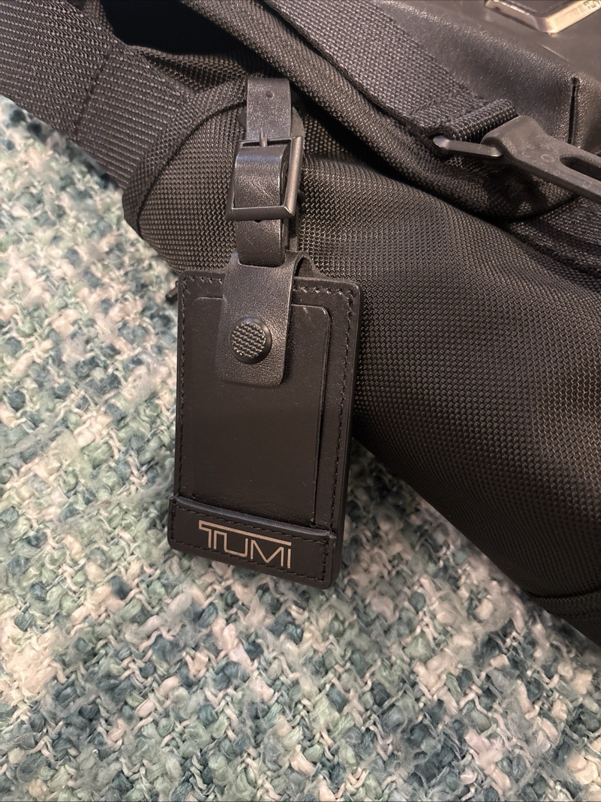 Tumi Alpha Bravo Fallon Messenger Bag Black Nylon Leather Trim Shoulder Strap