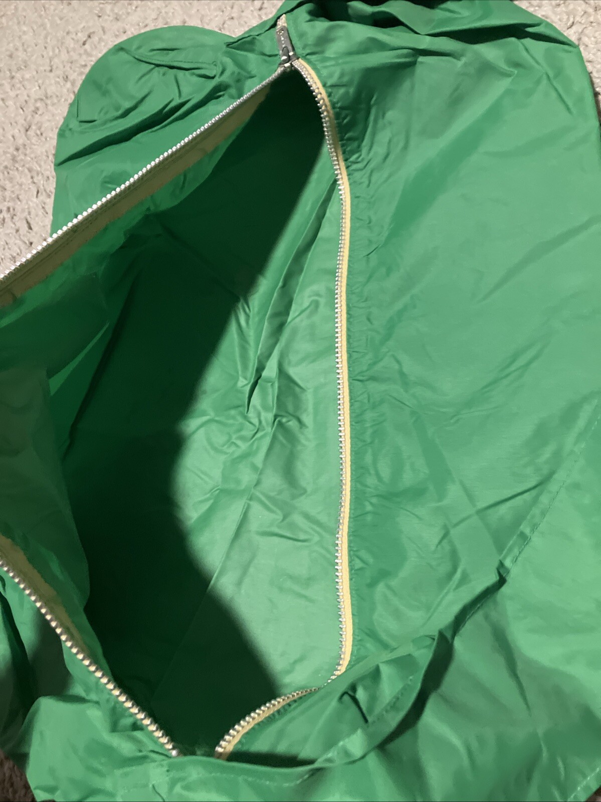 Green Minimalist Lightweight Synthetic Material Messenger Bag