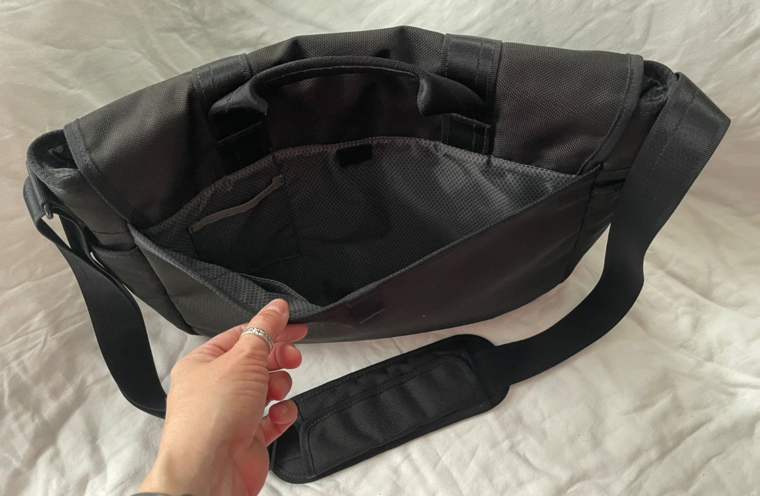 TUMI T-TECH Black Nylon Laptop Messenger Courier Bag-67970D-Near Mint
