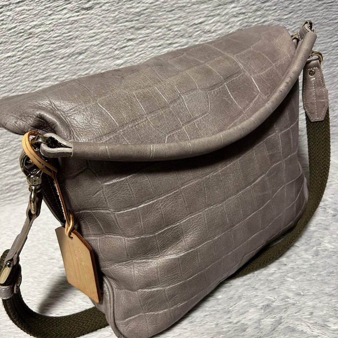 aniary Leather Shoulder Bag Brown Pre-owned Crossbody 25cm x 32cm x 14cm
