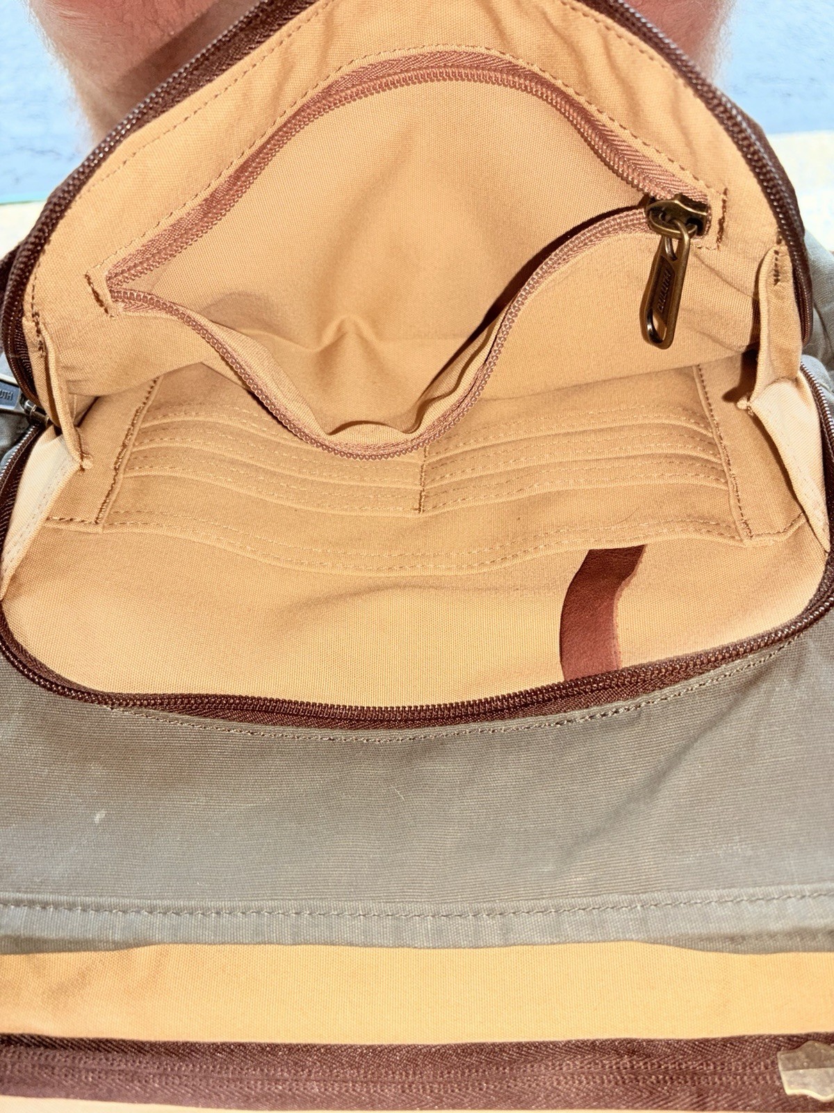 Duluth Trading Co. Green/Brown Messenger Bag Crossbody Zip w/ Pockets