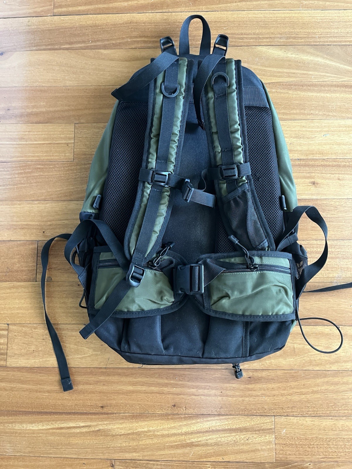 The North Face Electron-40 Vostok Backpack Green Daypack Outdoor & School