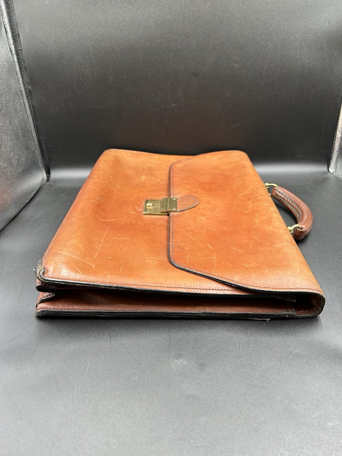 VTG Schlesinger Lawyers Briefcase Casesetter California Saddle Leather 70’s Read