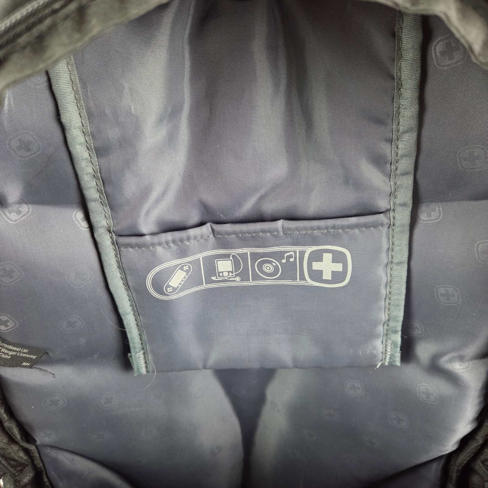 Swiss Gear Backpack Black Gray Red Laptop Travel Airflow Great Condition