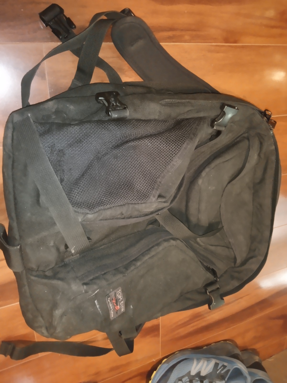 Tom Bihn VTG- Rare,Black Backpack With Laptop Sleeve – Excellent See Photos