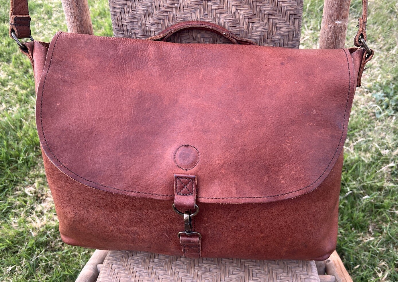 DELUTH TRADING COMPANY THICK FULL GRAIN LEATHER SADDLE BAG MAIL SCHOOL TRAVEL