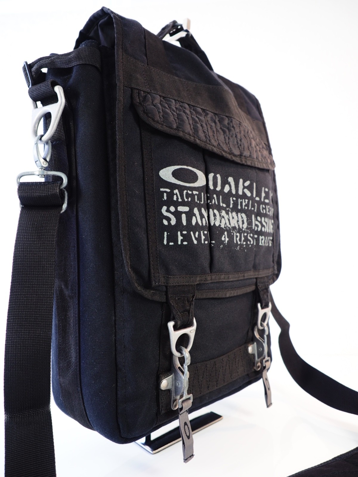 Oakley SI Tactical Field Gear Vertical Large Crossbody Laptop Bag Black