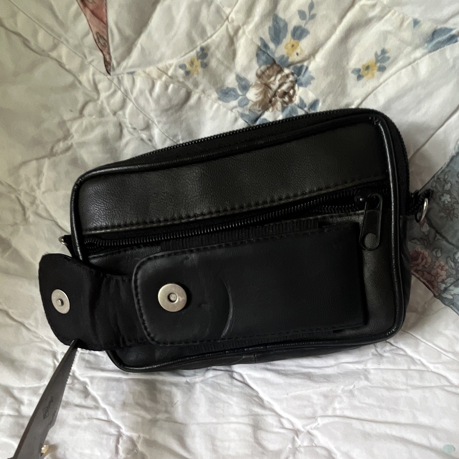 Men’s Black Zip Pouch Bag w/ belt Strap & Outer Pockets without strap