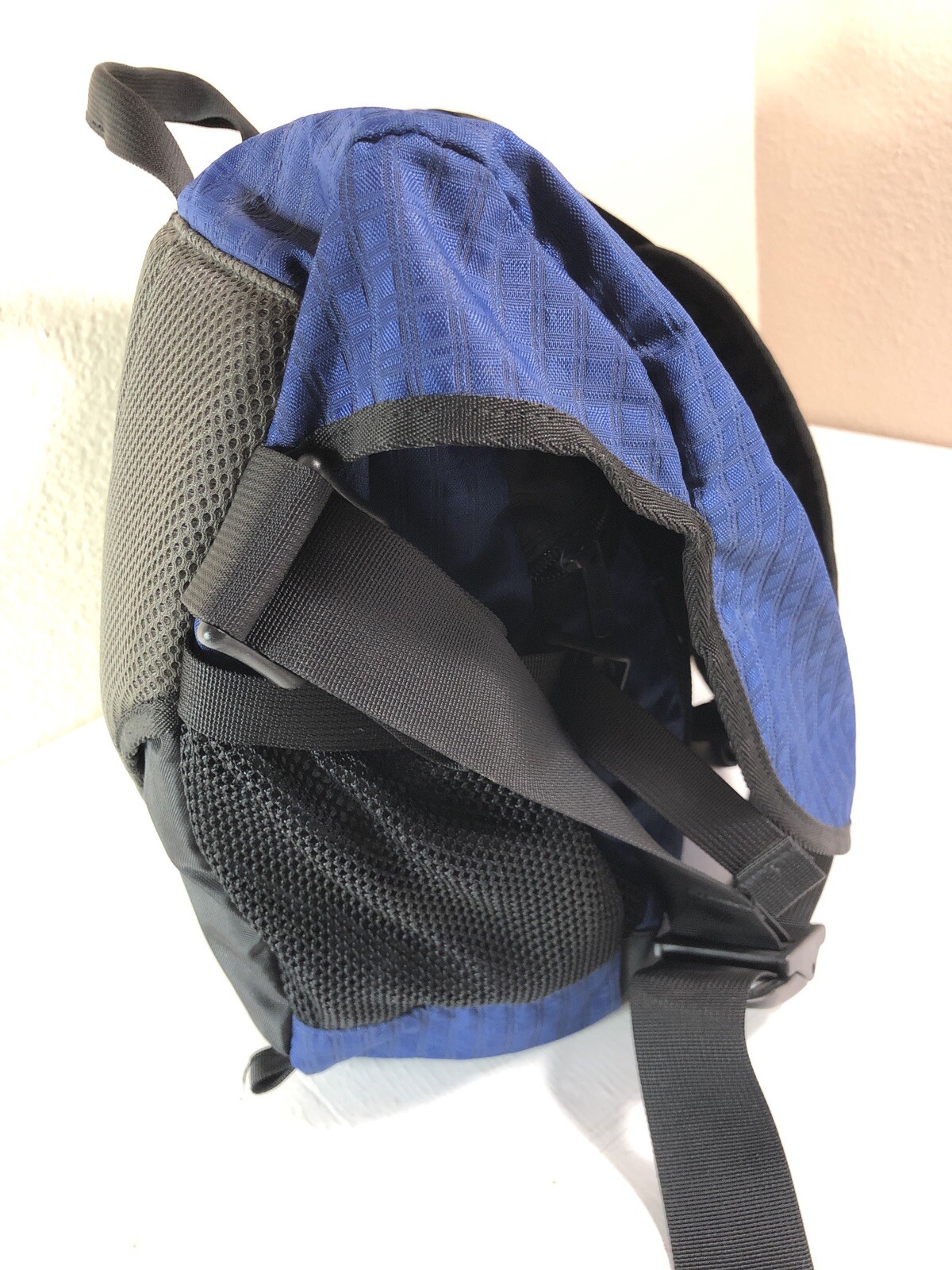 LL Bean messenger bike shoulder bag blue approx 16x10x5”