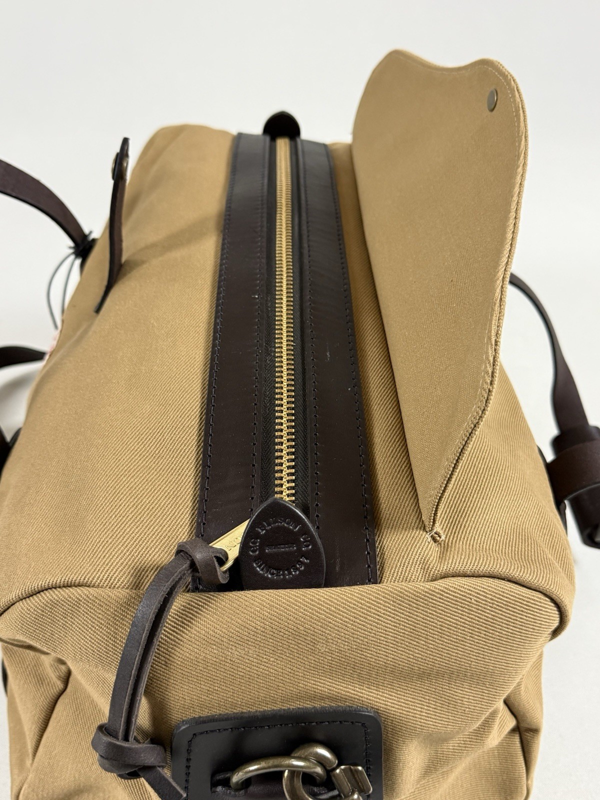 FILSON SMALL RUGGED TWILL DUFFLE BAG TAN NWT
