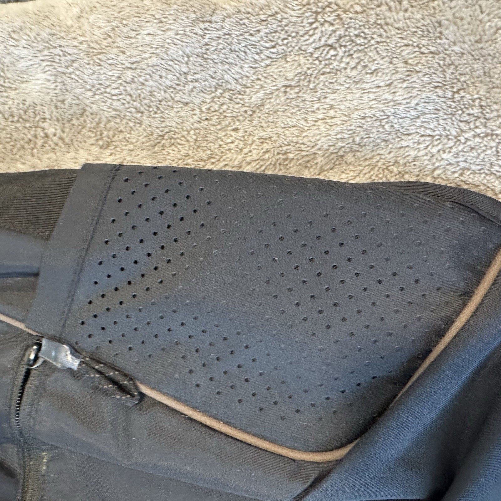 Nike Sportswear Essentials Messenger Bag (15L) Black Ironstone Shoulder Strap