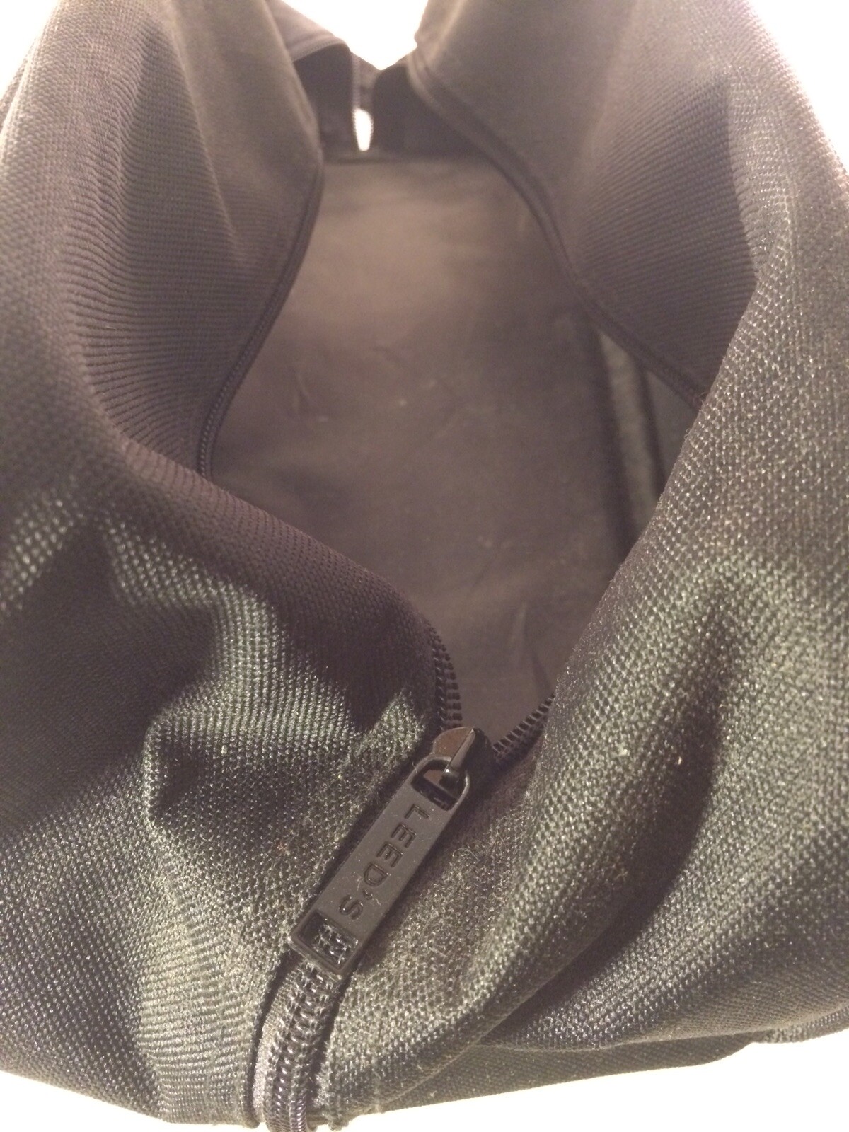 Large Solvay Pharmaceuticals Black Cloth Toiletries Travel Bag – VERY RARE
