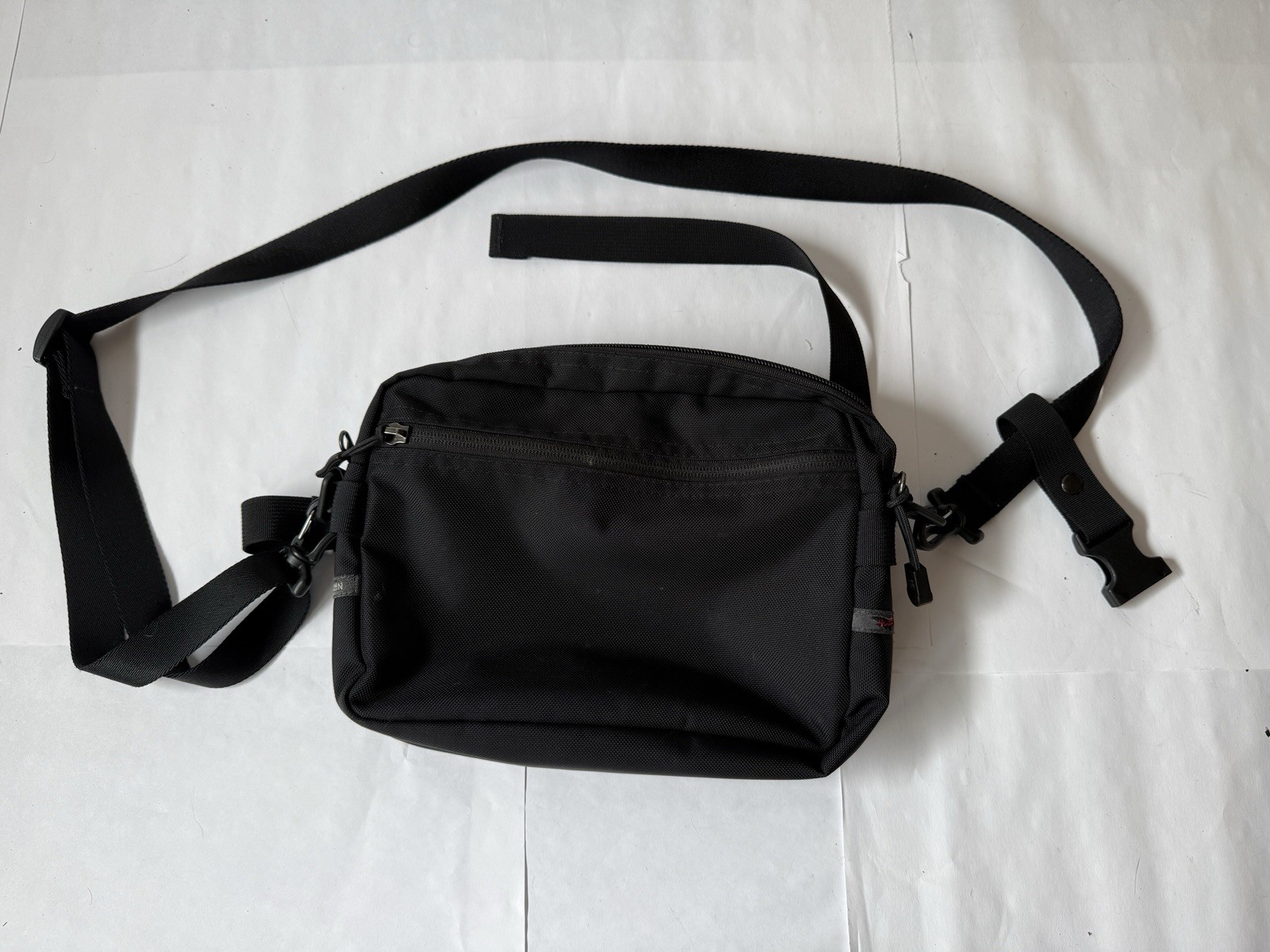 Tom Bihn Black Ballistic Side Kick + straps/stabilizer/gatekeeper belt. Island.