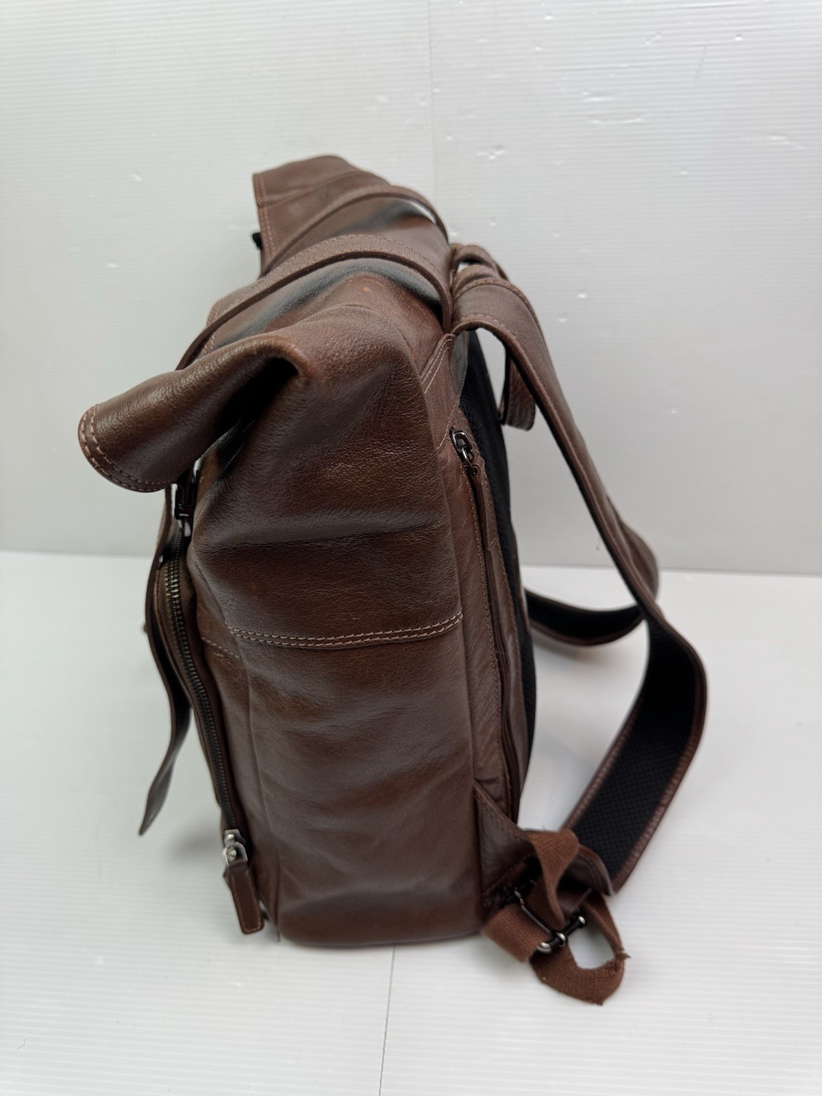 Genicci Cognac Jason Roll Top 15″ Laptop Unisex Leather Backpack READ FLAWS