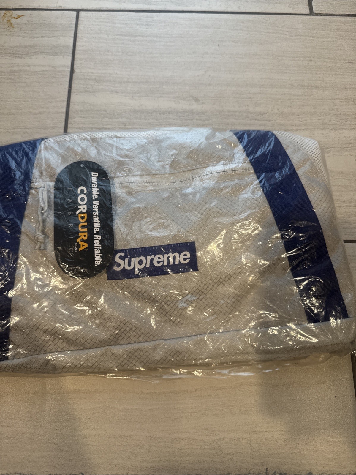 Supreme Duffle Silver SS22B5