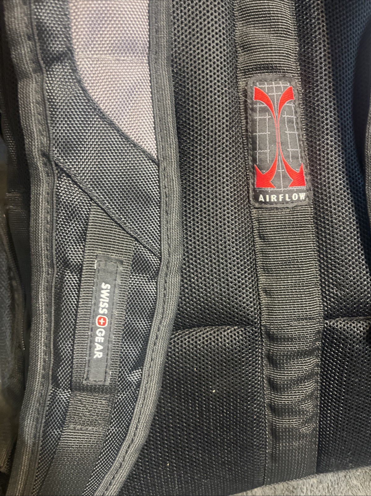 SWISSGEAR Model 9275 18”x12”x7” Backpack Laptop Case Airflow With Media Pocket