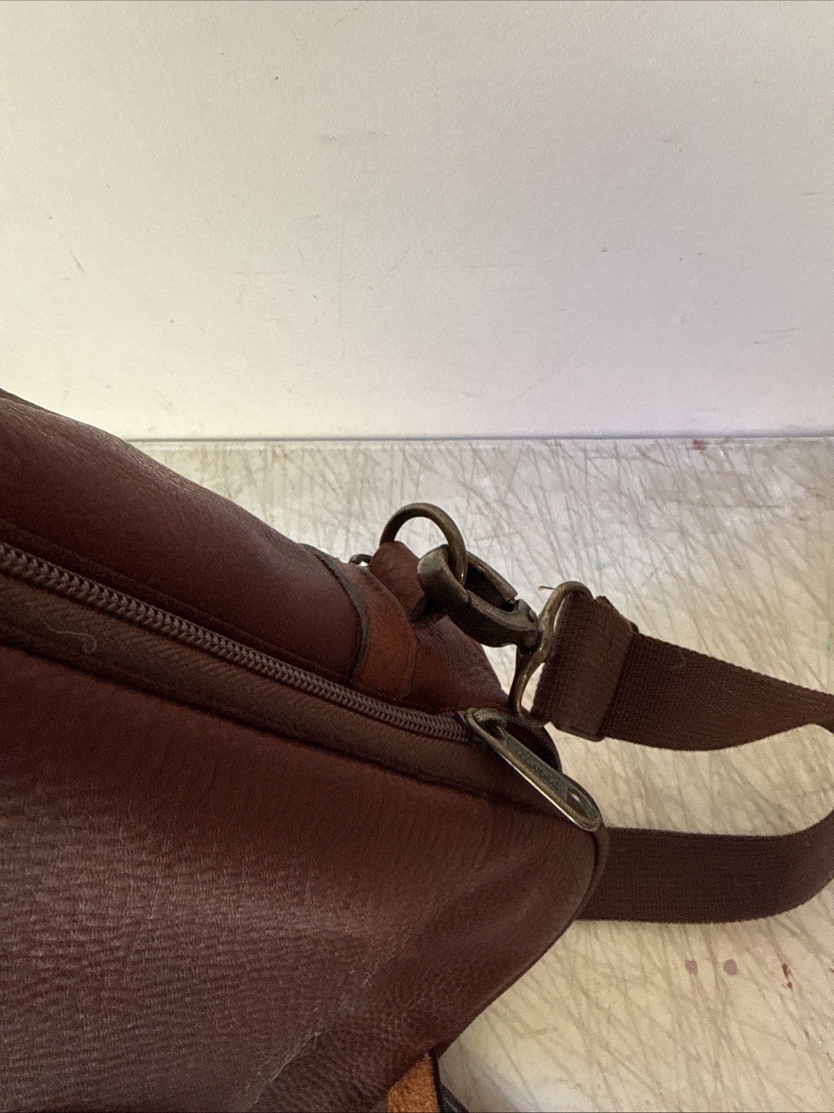 Duluth Trading Company Lifetime Leather Travel Bag Messenger Crossbody Brown