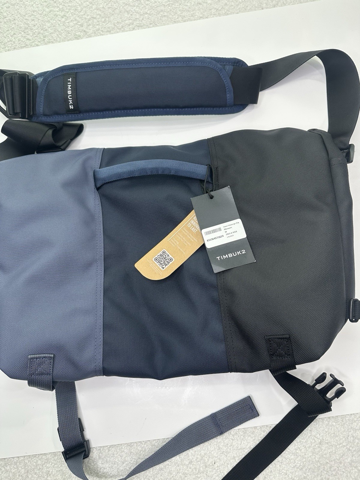 NEW TIMBUK2 CLASSIC MESSANGER BAG CROSSBODY LAPTOP BAG BLUE NAVY BLACK NWT