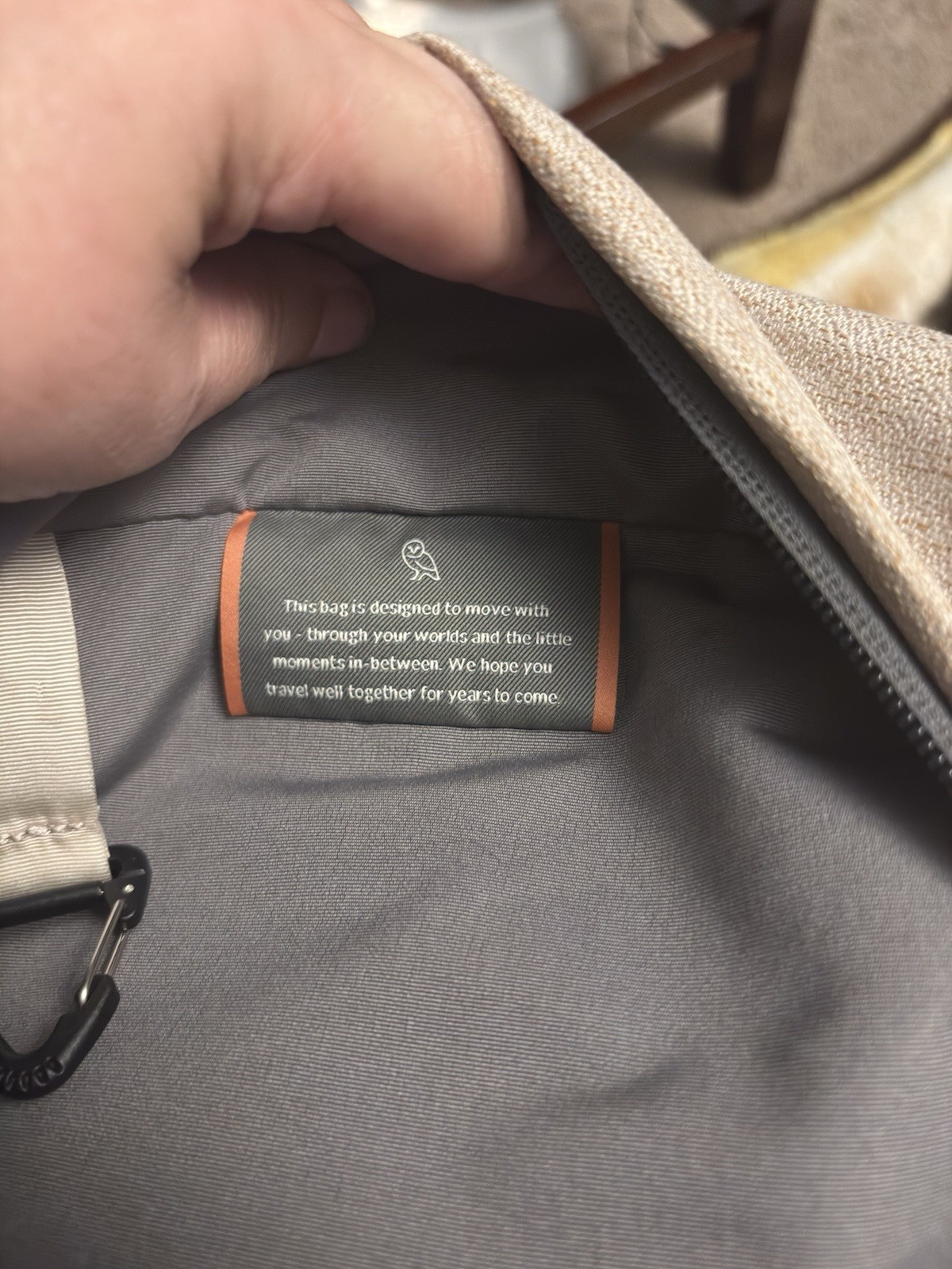 Bellroy Gray Messenger Bag Crossbody Strap Zip/Buckle, Inner Pockets Key Clip