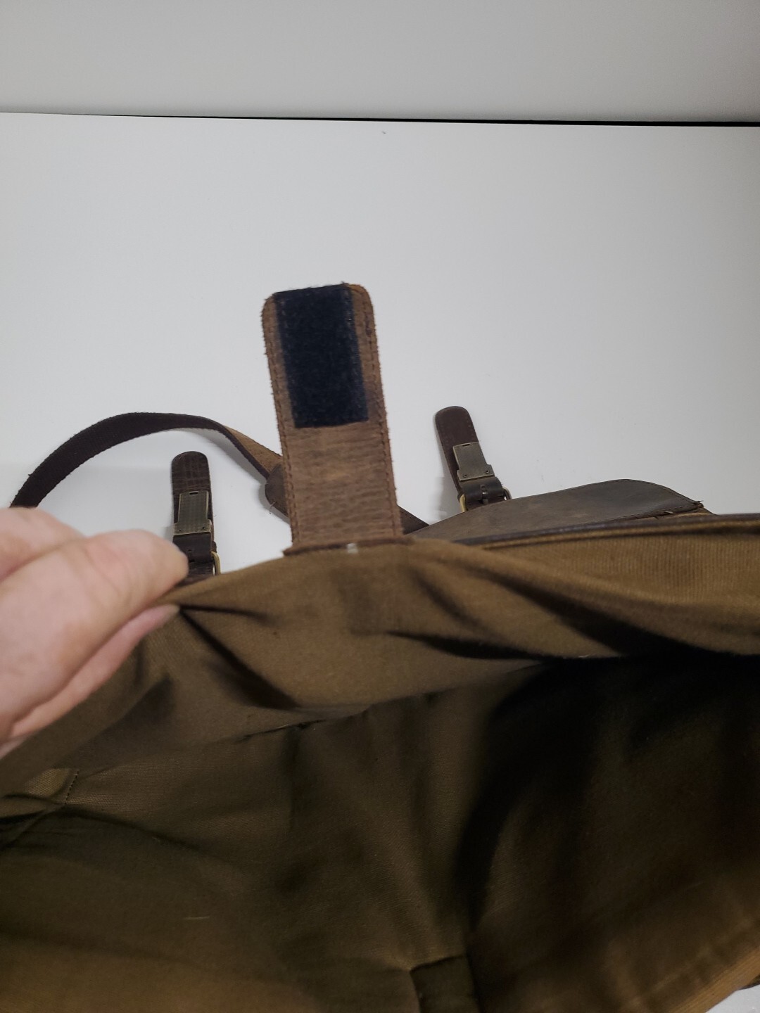 KomalC 16″ Leather Briefcase Laptop Messenger Bag/Brown/Distressed (T1)