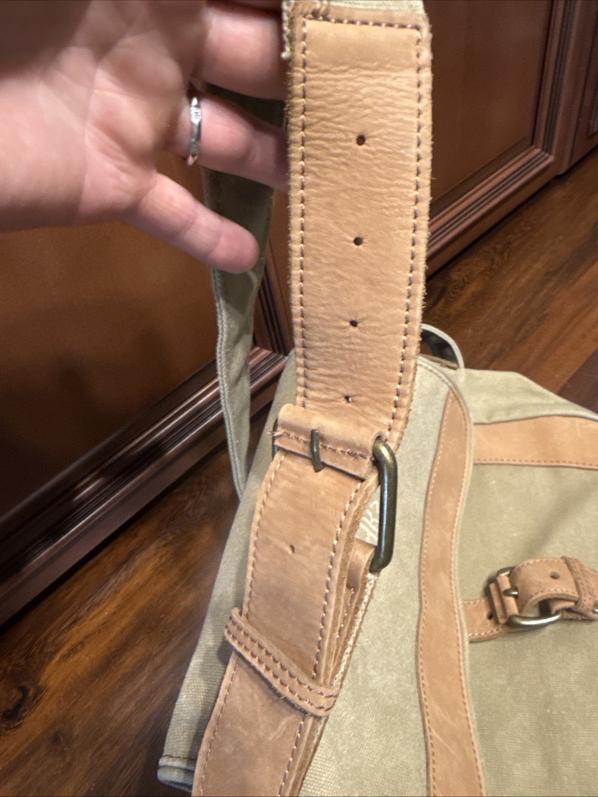 Vintage LL Bean Beige Canvas Leather Buckle Crossbody Shoulder Bag 13 x 3 x 9 in