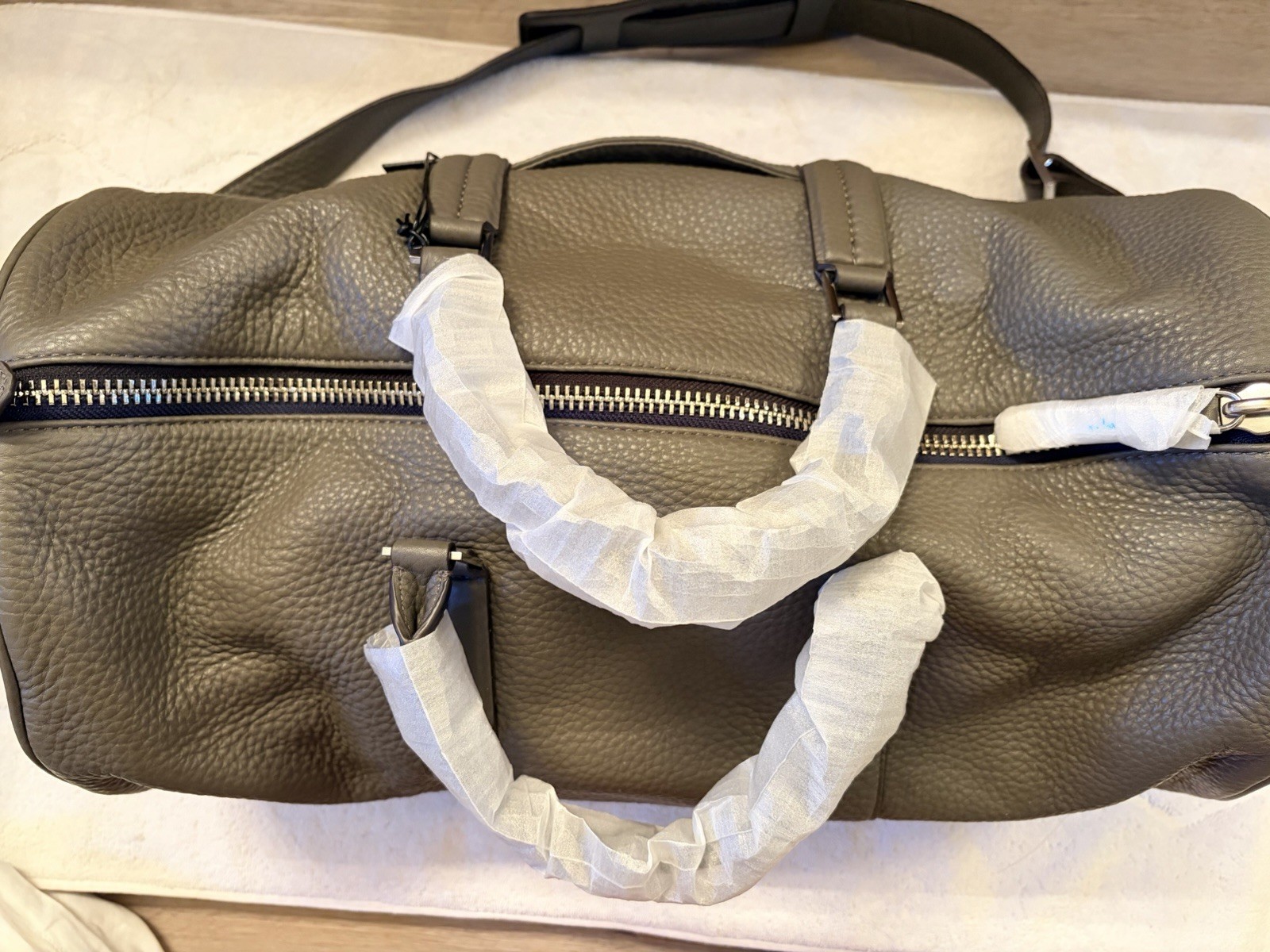 New URI MINKOFF Weekender Leather Duffle Bag