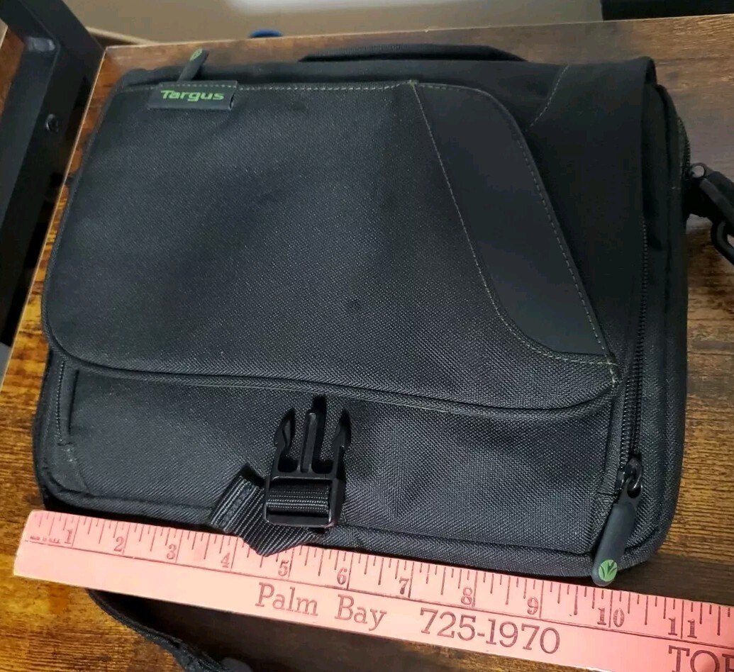 Targus Shoulder Bag Ecosmart Black, Soft Lined Compartment, Medium 11 x 9 in.