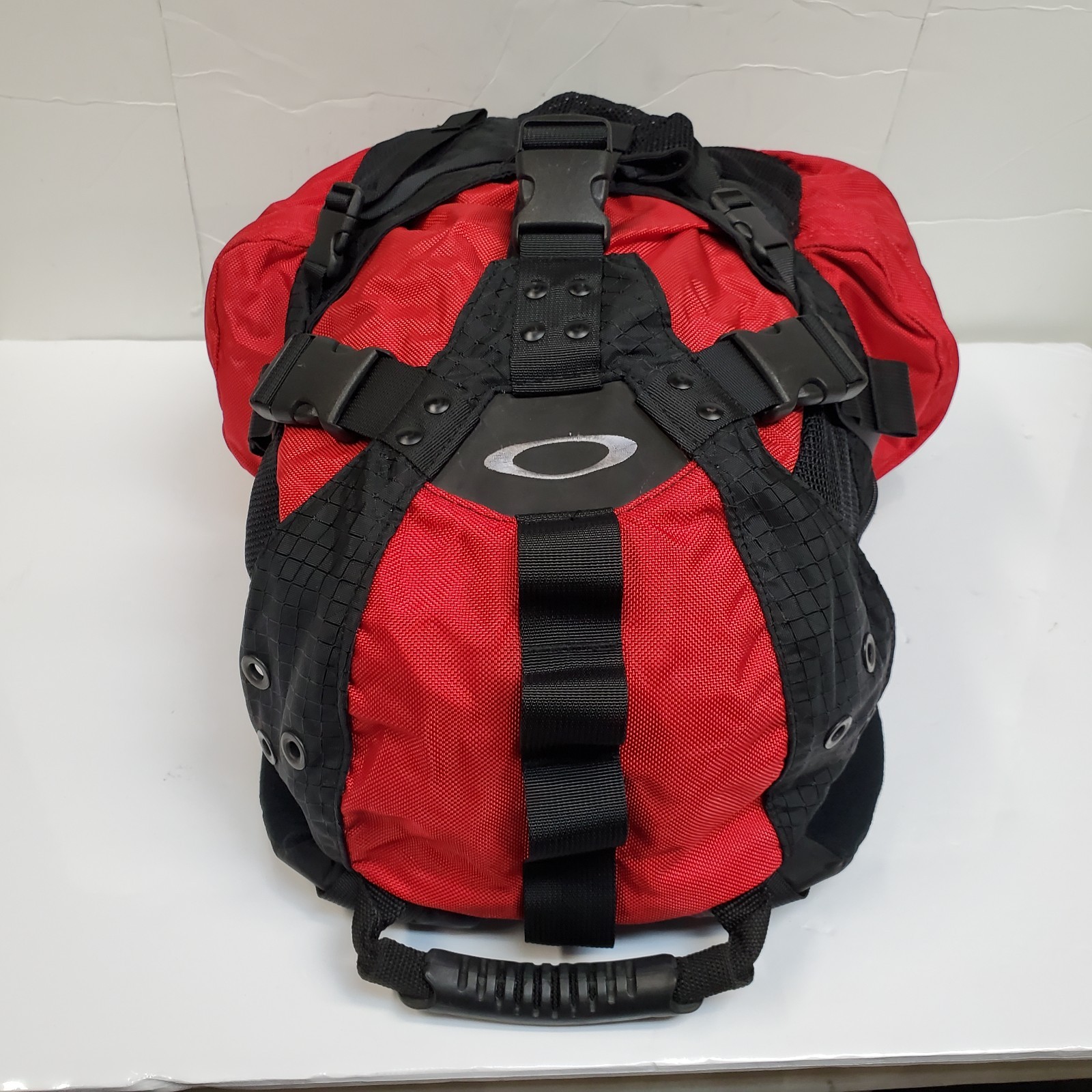 VINTAGE OAKLEY ICON RUCKSACK TACTICAL BACKPACK RED / BLACK