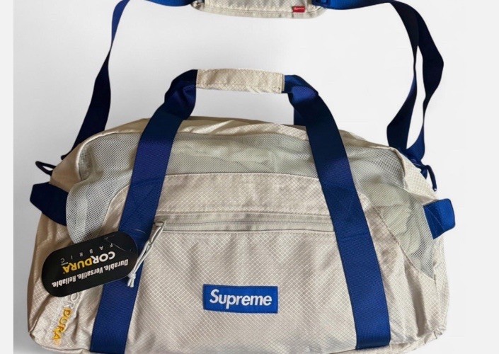 Supreme Duffle Silver SS22B5