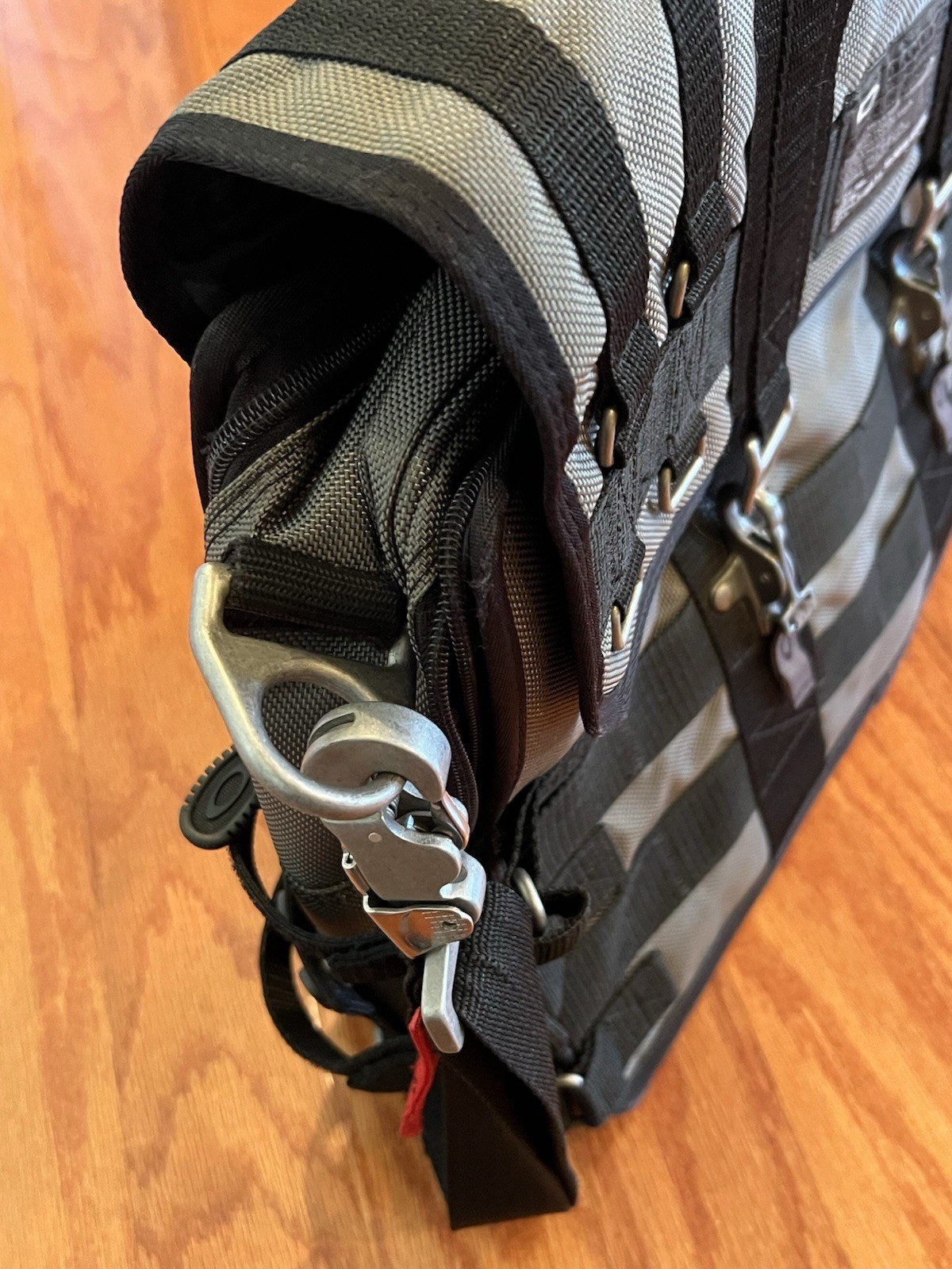 OAKLEY TACTICAL FIELD GEAR AP Computer BAG Briefcase Messenger Sheet Metal