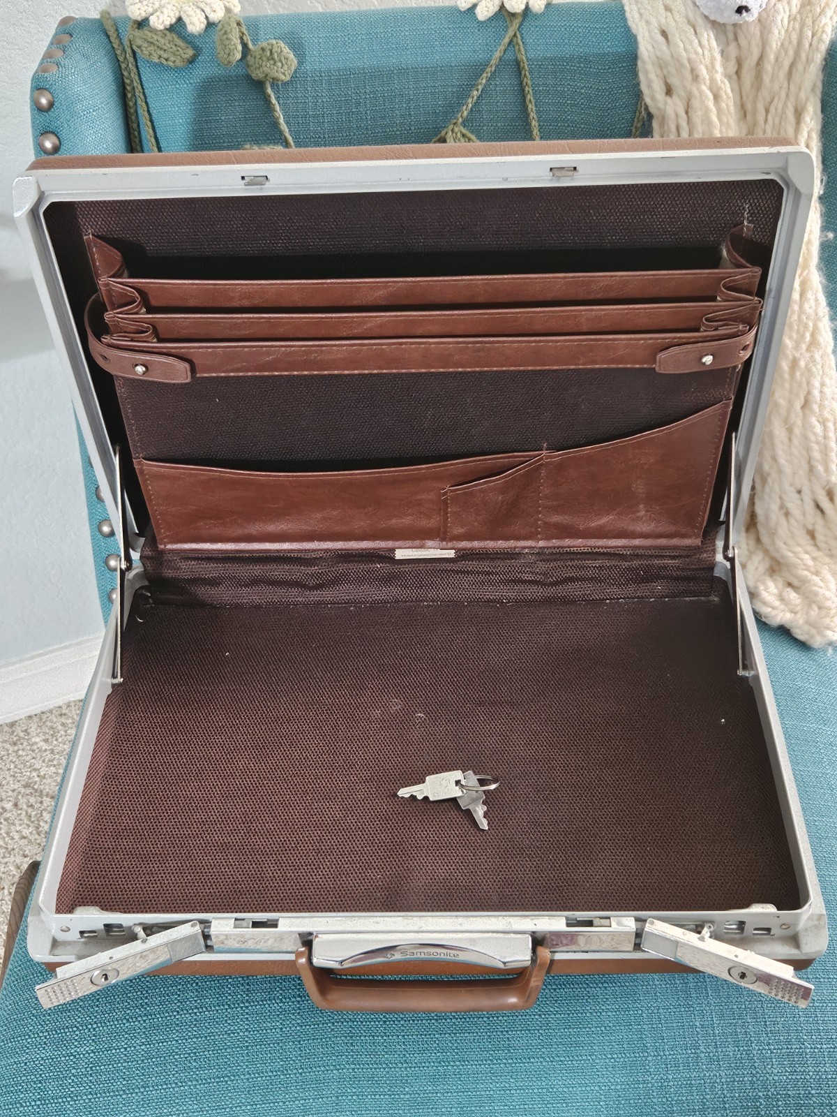 Vintage Samsonite Hard Shell Brown CLASSIC Document Bag Briefcase, 17”x12” Key