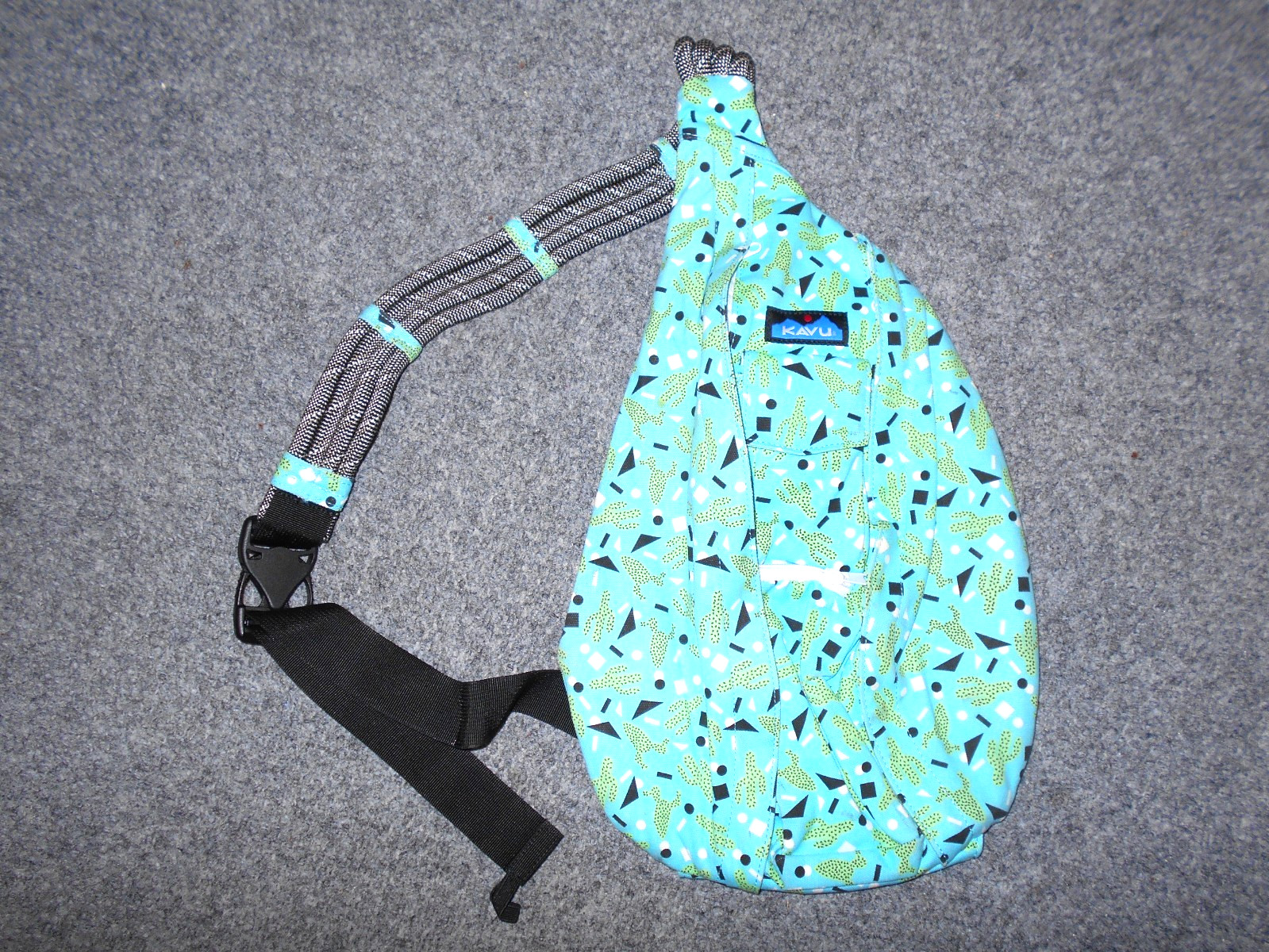 KAVU CACTUS CONFETTI PRINT RUGGED CANVAS ROPE STRAP SLING BAG