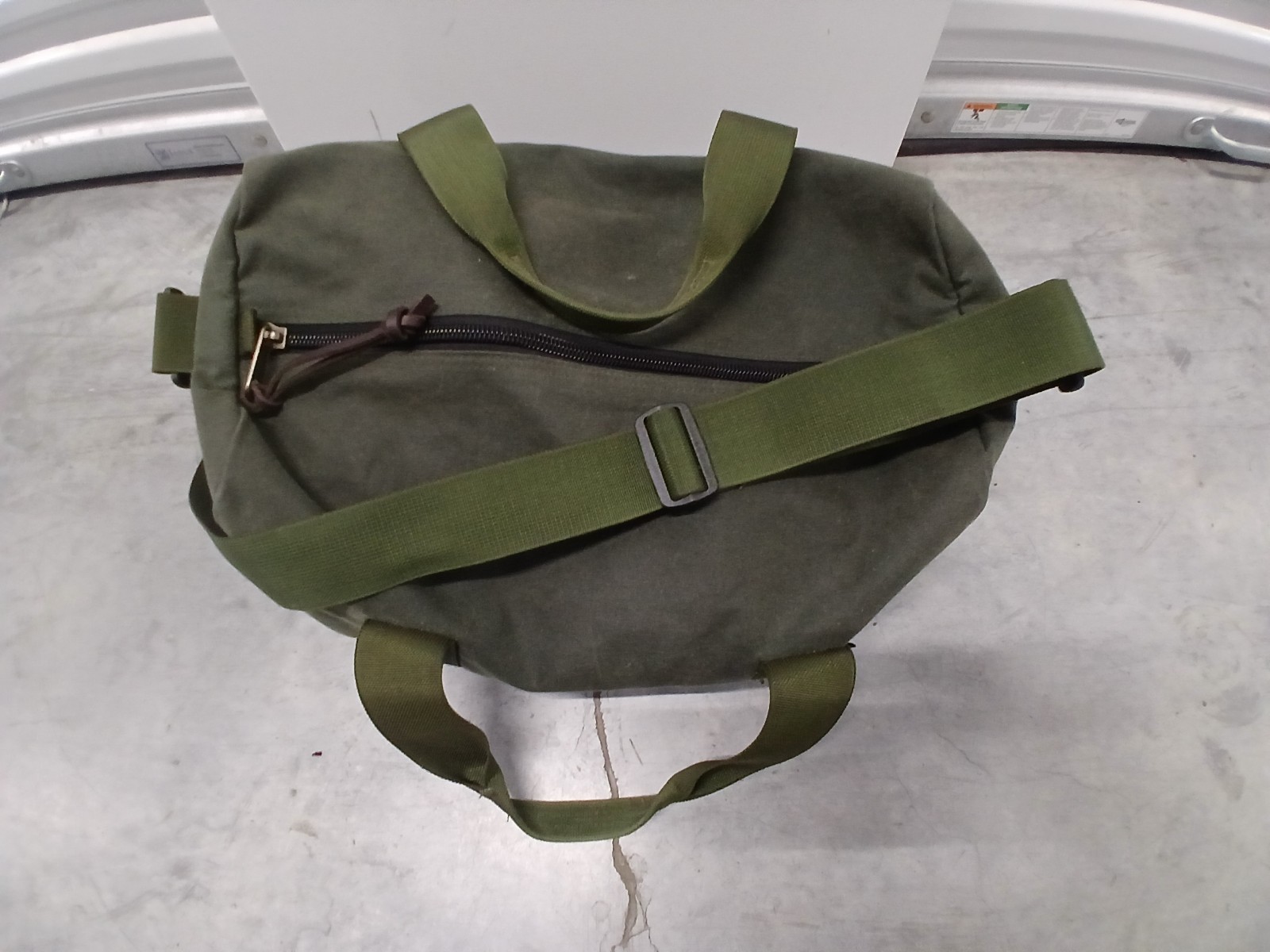 Filson Field Duffel, Small, Spruce Green, Tin Cloth, 33 Liters, Two Stow Pockets
