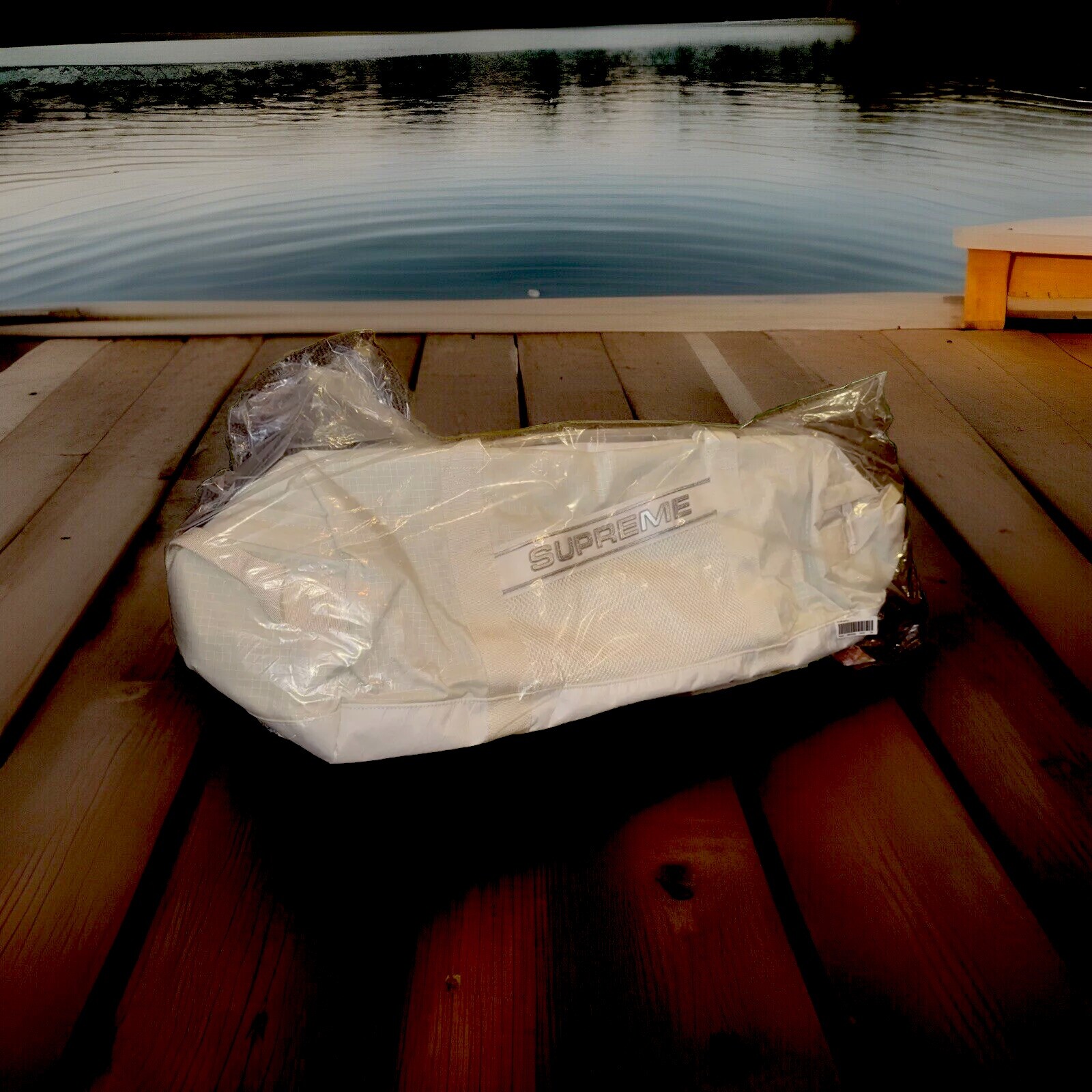 Supreme 3D Logo Duffle Bag White FW23 2023. (100% Authentic)