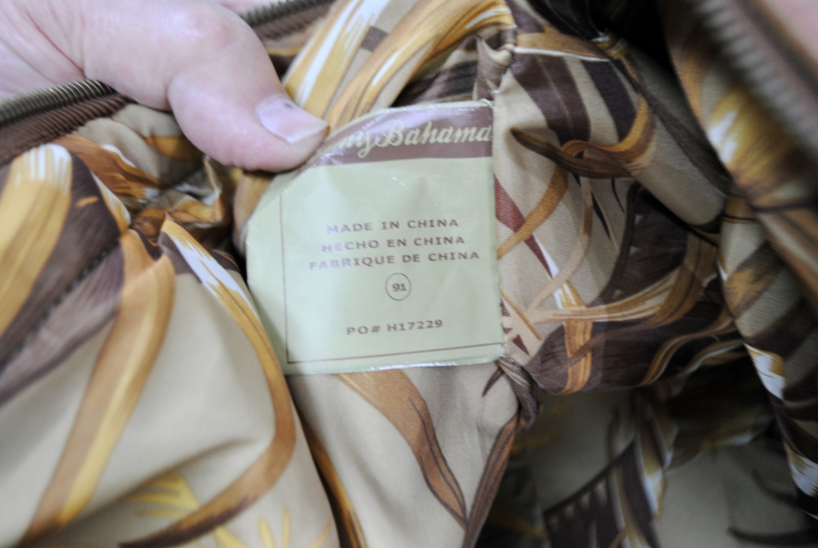 TOMMY BAHAMA DUFFLE BAG, 20″X13″10″ PACKED, FITS IN OVER HEAD COMPARTMENT