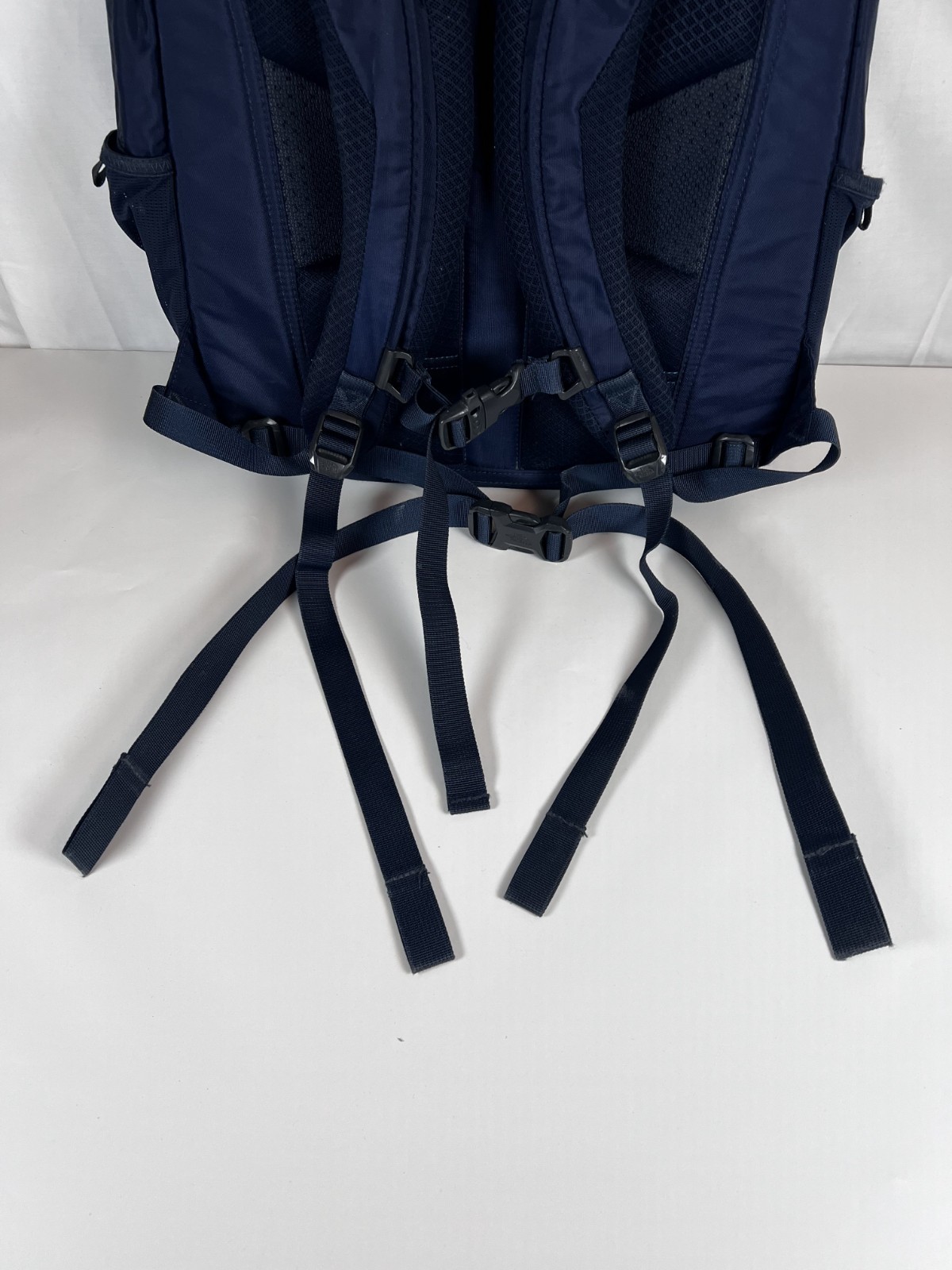 The North Face Recon 30L Backpack Dark Blue School Laptop Tablet NF00CLG4 USED